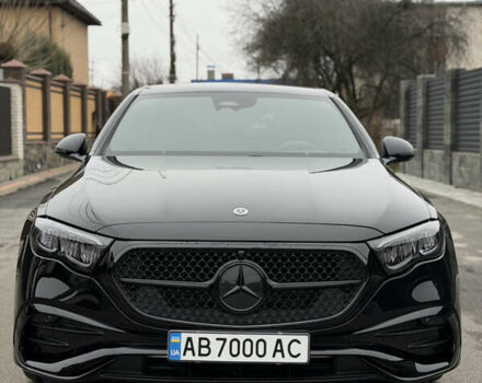 Чорний Мерседес Е-Клас, об'ємом двигуна 2 л та пробігом 25 тис. км за 87500 $, фото 2 на Automoto.ua