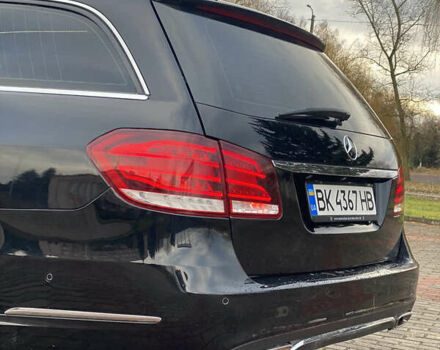 Мерседес Е-Класс 2013 в Млынове на Automoto.ua Черный Мерседес Е-Класс, объемом двигателя 2.14 л и пробегом 431 тыс. км за 19999 $, фото 16 на Automoto.ua