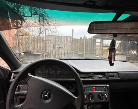 Черный Мерседес Е-Класс, объемом двигателя 2 л и пробегом 480 тыс. км за 2450 $, фото 2 на Automoto.ua