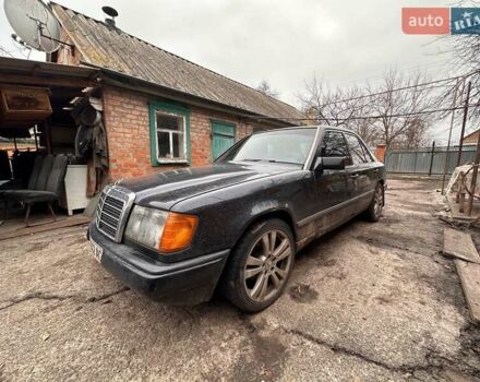 Черный Мерседес Е-Класс, объемом двигателя 2 л и пробегом 480 тыс. км за 2450 $, фото 3 на Automoto.ua