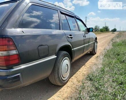 Чорний Мерседес Е-Клас, об'ємом двигуна 0 л та пробігом 333 тис. км за 2000 $, фото 9 на Automoto.ua