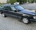 Черный Мерседес Е-Класс, объемом двигателя 2 л и пробегом 344 тыс. км за 2900 $, фото 1 на Automoto.ua