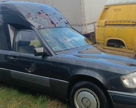 Черный Мерседес Е-Класс, объемом двигателя 2.3 л и пробегом 170 тыс. км за 1000 $, фото 7 на Automoto.ua