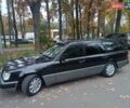 Черный Мерседес Е-Класс, объемом двигателя 2.8 л и пробегом 270 тыс. км за 4000 $, фото 2 на Automoto.ua