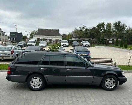 Черный Мерседес Е-Класс, объемом двигателя 2.8 л и пробегом 300 тыс. км за 1999 $, фото 6 на Automoto.ua