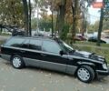 Черный Мерседес Е-Класс, объемом двигателя 2.8 л и пробегом 270 тыс. км за 4000 $, фото 7 на Automoto.ua