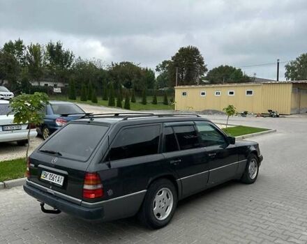 Черный Мерседес Е-Класс, объемом двигателя 2.8 л и пробегом 300 тыс. км за 1999 $, фото 9 на Automoto.ua