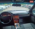 Черный Мерседес Е-Класс, объемом двигателя 2.8 л и пробегом 270 тыс. км за 4000 $, фото 12 на Automoto.ua
