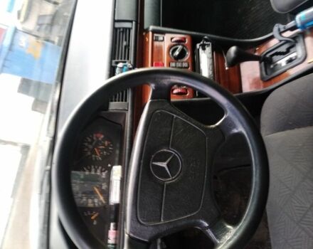 Чорний Мерседес Е-Клас, об'ємом двигуна 2 л та пробігом 511 тис. км за 1200 $, фото 3 на Automoto.ua