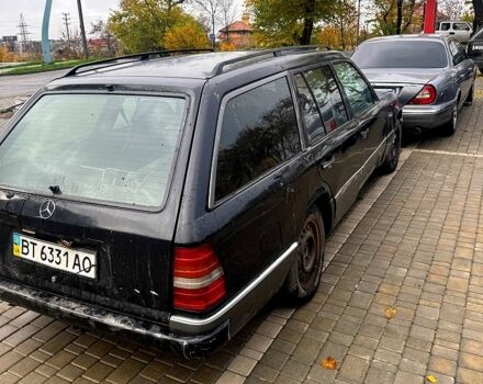 Черный Мерседес Е-Класс, объемом двигателя 2.8 л и пробегом 322 тыс. км за 1100 $, фото 1 на Automoto.ua