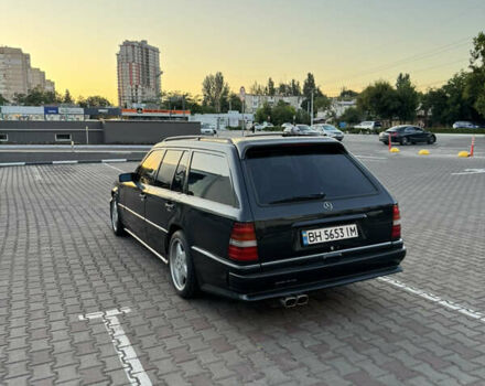 Черный Мерседес Е-Класс, объемом двигателя 2.8 л и пробегом 620 тыс. км за 4300 $, фото 8 на Automoto.ua