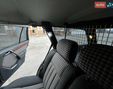 Черный Мерседес Е-Класс, объемом двигателя 2.2 л и пробегом 251 тыс. км за 7500 $, фото 21 на Automoto.ua