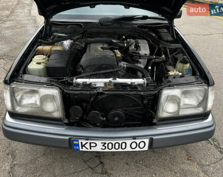 Черный Мерседес Е-Класс, объемом двигателя 2.2 л и пробегом 251 тыс. км за 7500 $, фото 22 на Automoto.ua