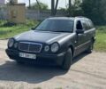 Черный Мерседес Е-Класс, объемом двигателя 3 л и пробегом 461 тыс. км за 3250 $, фото 1 на Automoto.ua