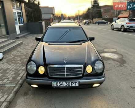 Мерседес Е-Класс 1998 в Чопе на Automoto.ua Черный Мерседес Е-Класс, объемом двигателя 2.4 л и пробегом 300 тыс. км за 3500 $, фото 11 на Automoto.ua