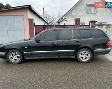 Мерседес Е-Класс 1998 в Чопе на Automoto.ua Черный Мерседес Е-Класс, объемом двигателя 2.4 л и пробегом 300 тыс. км за 3500 $, фото 17 на Automoto.ua