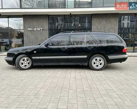 Мерседес Е-Класс 1998 в Чопе на Automoto.ua Черный Мерседес Е-Класс, объемом двигателя 2.4 л и пробегом 300 тыс. км за 3500 $, фото 2 на Automoto.ua