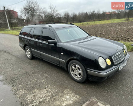 Мерседес Е-Класс 1998 в Чопе на Automoto.ua Черный Мерседес Е-Класс, объемом двигателя 2.4 л и пробегом 300 тыс. км за 3500 $, фото 19 на Automoto.ua