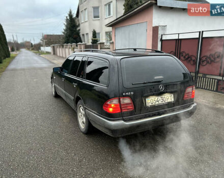 Мерседес Е-Класс 1998 в Чопе на Automoto.ua Черный Мерседес Е-Класс, объемом двигателя 2.4 л и пробегом 300 тыс. км за 3500 $, фото 18 на Automoto.ua