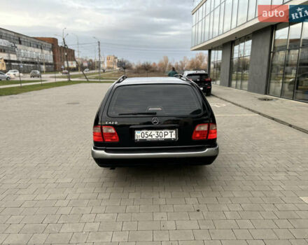 Мерседес Е-Класс 1998 в Чопе на Automoto.ua Черный Мерседес Е-Класс, объемом двигателя 2.4 л и пробегом 300 тыс. км за 3500 $, фото 3 на Automoto.ua