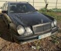 Черный Мерседес Е-Класс, объемом двигателя 3.2 л и пробегом 300 тыс. км за 1999 $, фото 1 на Automoto.ua
