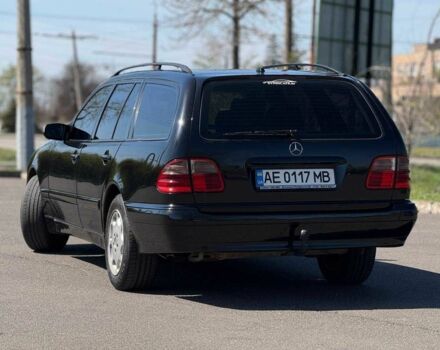 Мерседес Е-Класс 2000 в Кривом Роге на Automoto.ua Черный Мерседес Е-Класс, объемом двигателя 2.2 л и пробегом 442 тыс. км за 6500 $, фото 8 на Automoto.ua
