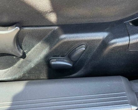 Мерседес Е-Класс 2000 в Кривом Роге на Automoto.ua Черный Мерседес Е-Класс, объемом двигателя 2.2 л и пробегом 442 тыс. км за 6500 $, фото 15 на Automoto.ua