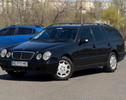 Мерседес Е-Класс 2000 в Кривом Роге на Automoto.ua Черный Мерседес Е-Класс, объемом двигателя 2.2 л и пробегом 442 тыс. км за 6500 $, фото 1 на Automoto.ua