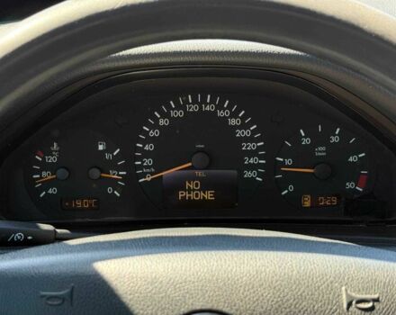 Мерседес Е-Класс 2000 в Кривом Роге на Automoto.ua Черный Мерседес Е-Класс, объемом двигателя 2.2 л и пробегом 442 тыс. км за 6500 $, фото 19 на Automoto.ua