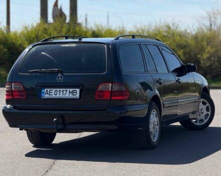 Мерседес Е-Класс 2000 в Кривом Роге на Automoto.ua Черный Мерседес Е-Класс, объемом двигателя 2.2 л и пробегом 442 тыс. км за 6500 $, фото 6 на Automoto.ua
