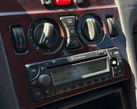 Мерседес Е-Класс 2000 в Кривом Роге на Automoto.ua Черный Мерседес Е-Класс, объемом двигателя 2.2 л и пробегом 442 тыс. км за 6500 $, фото 23 на Automoto.ua