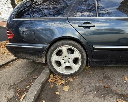 Чорний Мерседес Е-Клас, об'ємом двигуна 4.3 л та пробігом 325 тис. км за 4500 $, фото 1 на Automoto.ua