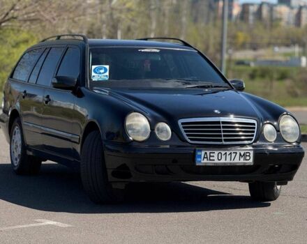 Мерседес Е-Класс 2000 в Кривом Роге на Automoto.ua Черный Мерседес Е-Класс, объемом двигателя 2.2 л и пробегом 442 тыс. км за 6500 $, фото 2 на Automoto.ua