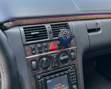 Черный Мерседес Е-Класс, объемом двигателя 2.7 л и пробегом 3 тыс. км за 3400 $, фото 7 на Automoto.ua