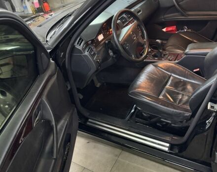 Мерседес Е-Класс 2001 в Валках на Automoto.ua Черный Мерседес Е-Класс, объемом двигателя 2.6 л и пробегом 200 тыс. км за 2400 $, фото 2 на Automoto.ua