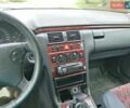 Черный Мерседес Е-Класс, объемом двигателя 2.2 л и пробегом 430 тыс. км за 6200 $, фото 4 на Automoto.ua