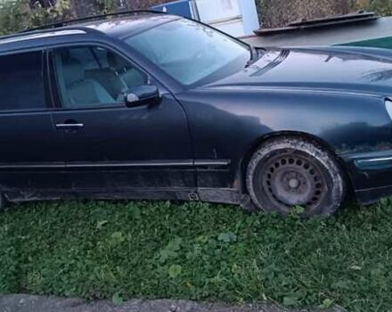 Черный Мерседес Е-Класс, объемом двигателя 3 л и пробегом 3 тыс. км за 2100 $, фото 1 на Automoto.ua