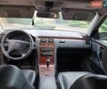Черный Мерседес Е-Класс, объемом двигателя 3.2 л и пробегом 403 тыс. км за 3300 $, фото 9 на Automoto.ua