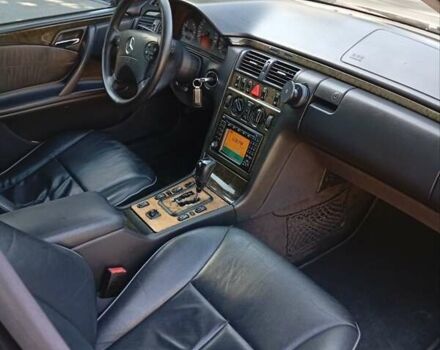 Черный Мерседес Е-Класс, объемом двигателя 3.2 л и пробегом 365 тыс. км за 6300 $, фото 1 на Automoto.ua