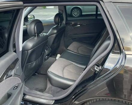 Черный Мерседес Е-Класс, объемом двигателя 2.15 л и пробегом 320 тыс. км за 8000 $, фото 15 на Automoto.ua