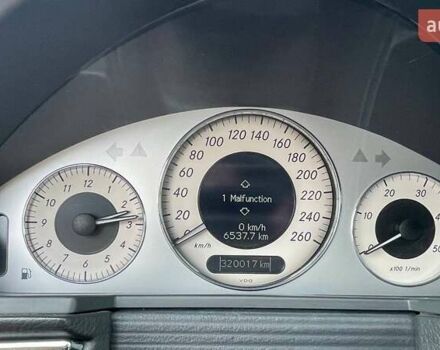 Черный Мерседес Е-Класс, объемом двигателя 2.15 л и пробегом 320 тыс. км за 8000 $, фото 19 на Automoto.ua