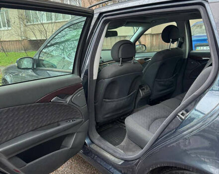 Черный Мерседес Е-Класс, объемом двигателя 2.2 л и пробегом 330 тыс. км за 5200 $, фото 21 на Automoto.ua