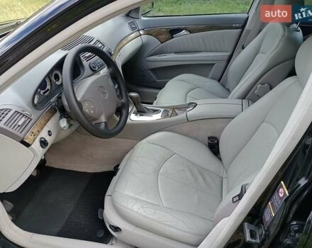 Черный Мерседес Е-Класс, объемом двигателя 2.69 л и пробегом 335 тыс. км за 7700 $, фото 24 на Automoto.ua