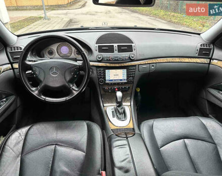 Черный Мерседес Е-Класс, объемом двигателя 3.22 л и пробегом 275 тыс. км за 6500 $, фото 31 на Automoto.ua