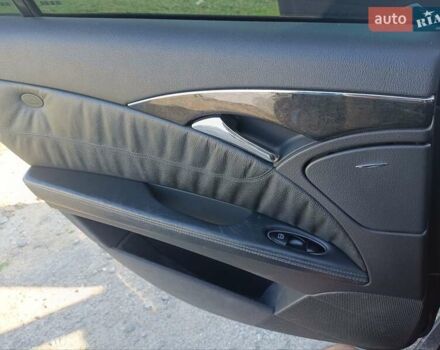Чорний Мерседес Е-Клас, об'ємом двигуна 3.2 л та пробігом 315 тис. км за 7500 $, фото 5 на Automoto.ua
