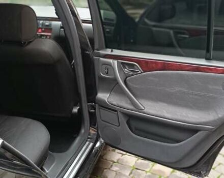 Чорний Мерседес Е-Клас, об'ємом двигуна 2.2 л та пробігом 418 тис. км за 6700 $, фото 1 на Automoto.ua