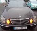 Черный Мерседес Е-Класс, объемом двигателя 3.2 л и пробегом 280 тыс. км за 10000 $, фото 1 на Automoto.ua