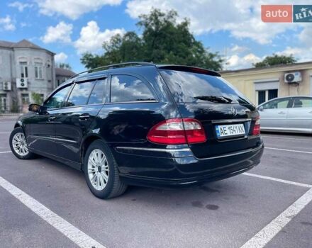 Черный Мерседес Е-Класс, объемом двигателя 2.15 л и пробегом 320 тыс. км за 8000 $, фото 5 на Automoto.ua