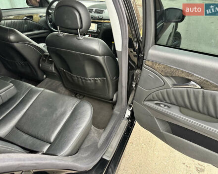 Черный Мерседес Е-Класс, объемом двигателя 3.22 л и пробегом 275 тыс. км за 6500 $, фото 22 на Automoto.ua