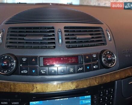 Чорний Мерседес Е-Клас, об'ємом двигуна 3.2 л та пробігом 315 тис. км за 7500 $, фото 13 на Automoto.ua